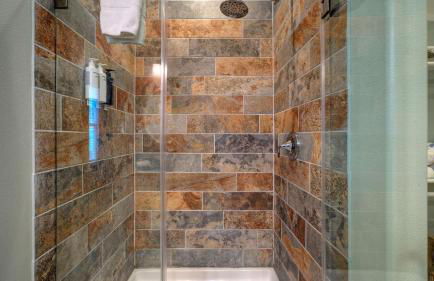 Waterfront, Shared Boat Dock & Pool w/ Views Ariels Grotto by Avantstay - Foto 50