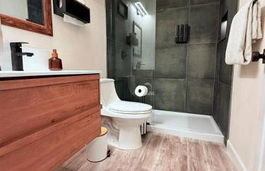 Modern Studio with Exterior Independent Entrance - Photo 11