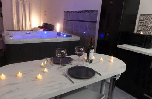 Nuit romantique avec Jacuzzi SPA privatif proche TOULOUSE - Foto 42