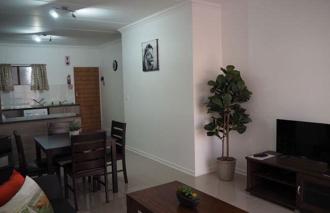 African Eagle Apartments - Photo 40