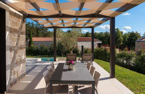 Malerische Steinvilla mit Privatpool, fantastischem Panoramablick, Garten und Grill - Foto 6