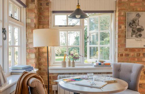 Old Mill Lodge by Huluki Sussex Stays - Foto 6