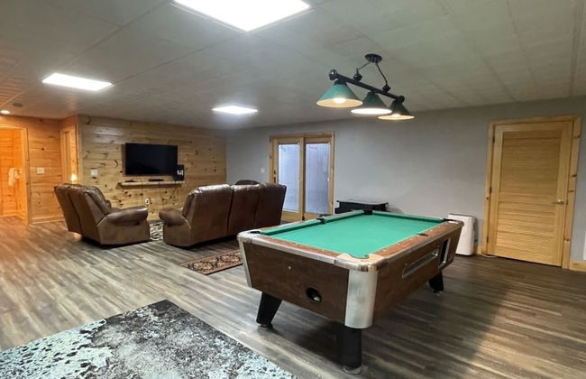 Nature lovers dream! Steps from fishing plus 140 acres of hiking! 4 Bedroom Home by RedAwning - Foto 16