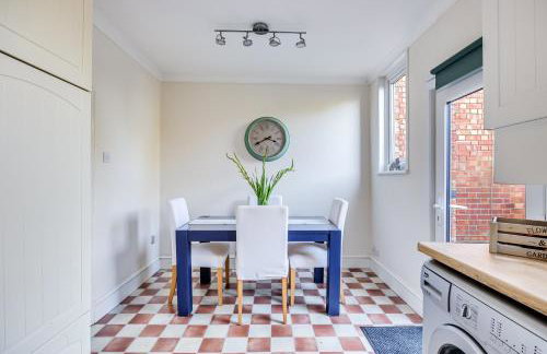 West Street House with Free Parking, Smart TV and Fast Wifi by Yoko Property - Foto 15