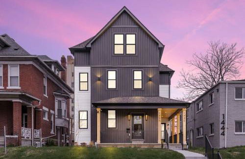 Luxury Escape 4BR 3 bath Oasis in Historic Old Town - Foto 52