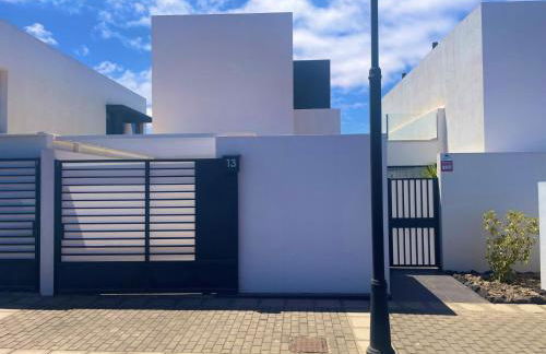 Villa Neo - Private Pool - 8 minutes Corralejo, mini Gym!! - Foto 29