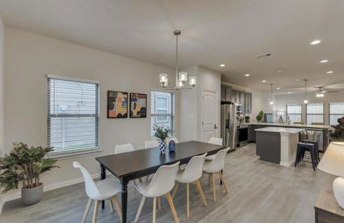 Your Vibrant Dallas Getaway Home - Foto 9