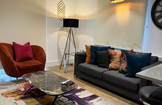 STUNNING 2 BED APARTMENT WITH PARKING - Foto 15