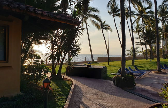 Villa Facing the Beach in a Large Terrace 7 Pools, Tennis Courts, 247 Security - Foto 14