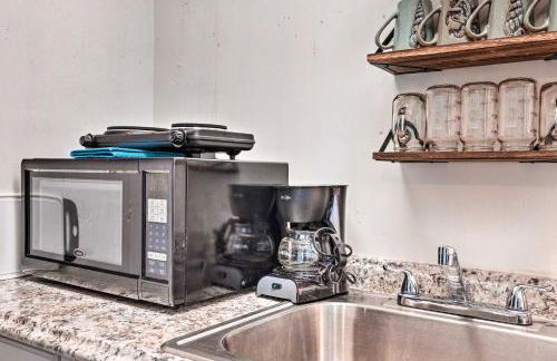 Flirty Flamingo' Studio: 1 Mi to Canyon Lake - Foto 26