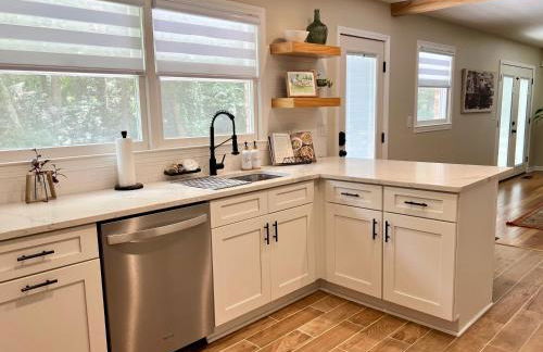 NC Mountain Fall Hiking Biking Waterfall Retreat Minutes to Brevard & Hendersonville - Foto 30