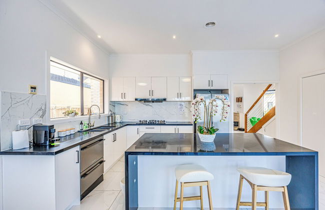 StayAU 6BR Deluxe Lakeview Point Cook - Foto 31