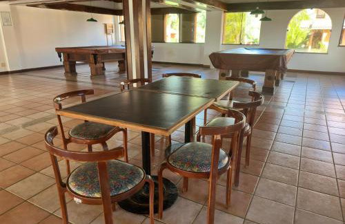 Flat Guarajuba - 3 quartos 2 andar à Beira Mar - pé areia - governança com arrumadeira e Wi Fi inclusos - Foto 39