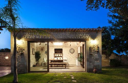 Saridakis Villa, Multi-Generational Escape & Pool, By ThinkVilla - Foto 51