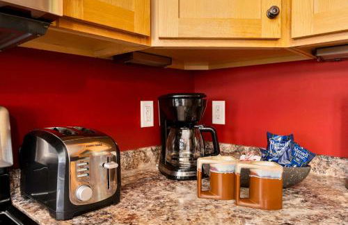 Stone Ledge Refuge with private hot tub - Foto 11