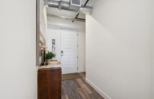 Brushed & Bold | RiNo Art Lofts - Foto 41