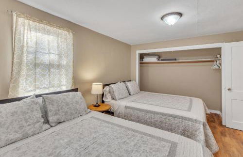 Downtown 2 Story Property 2 Bedroom Apts by RedAwning - Foto 32