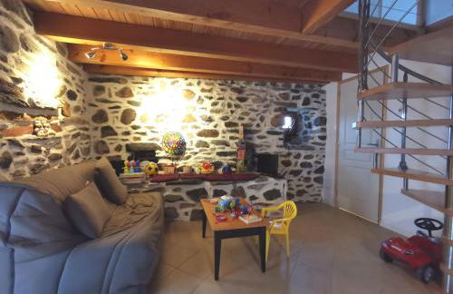 Charmante maison dans les gorges de la Loire avec terrasses et poêle à bois - FR-1-582-319 - Foto 8