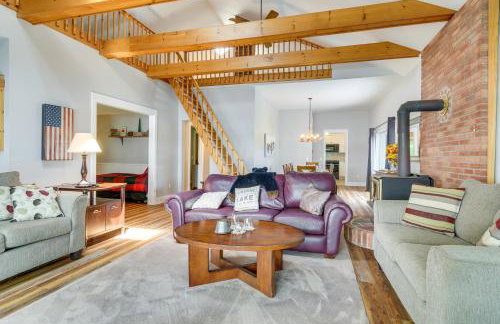 Waterfront Getaway on Sodus Bay Prime Location! - Foto 10