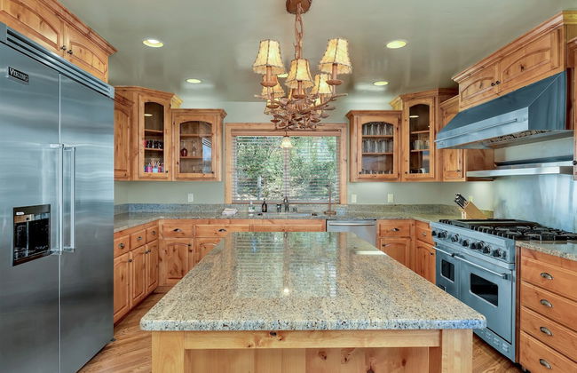 Bass Lake Beauty! 4 BDR Sleeps 16, Lakefront Views - Foto 16