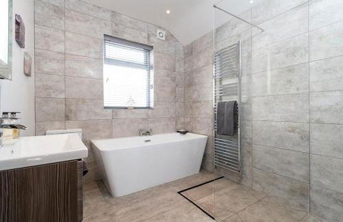 Walton House - Photo 8