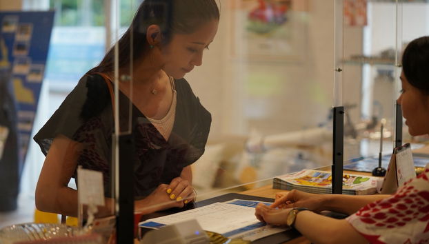 Mostrador de check-in y check-out