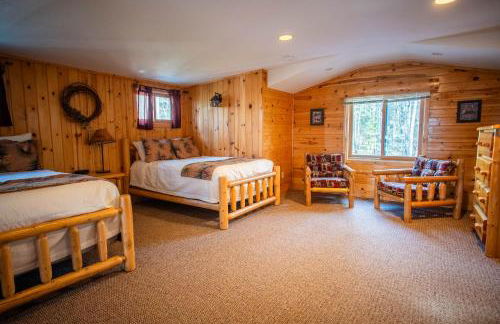 Spacious 6Bedroom Cabin Style Home - Sleeps 18 - Near Birch Lake - Timber Bay - Parking - CB13 - Foto 8