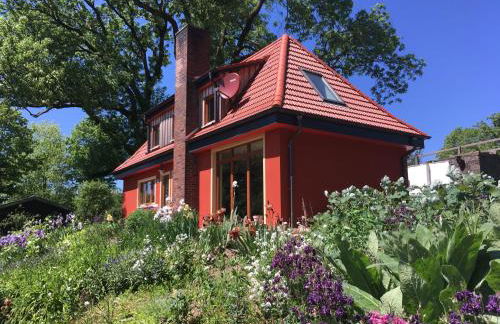 Kleine Villa im wilden Garten - Foto 27