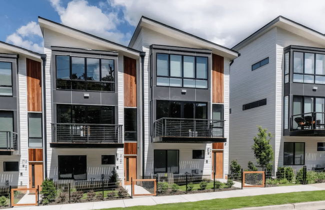 Luxe 4bdr w/ Balcony & Parking, 10 Mins to Broadway 9th Avenue by Avantstay - Foto 34