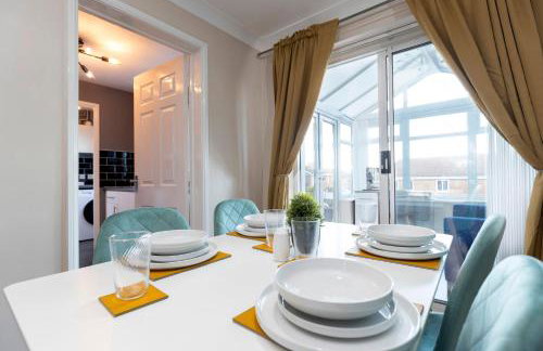 Stylish 3BR Contractor Friendly Long Stays - Photo 15