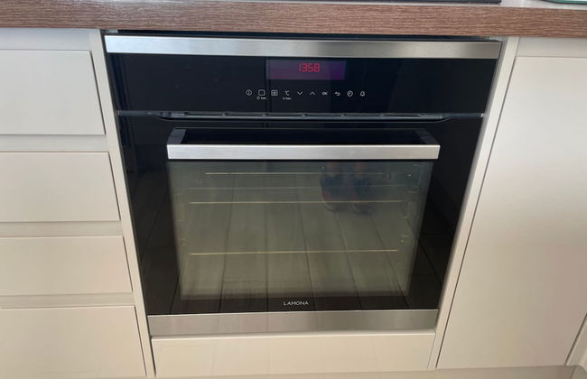 Contemporary Beachfront Bungalow With Direct Access to the Sea - Foto 12