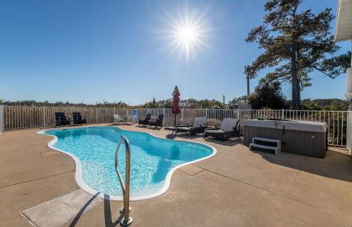 Sawyers Lodge - Historic Soundfront Home, Pool, Hot Tub, Boat Launch, Kayaks, Pets OK, Flex Stays - Foto 70