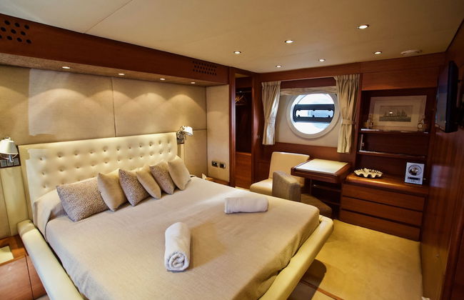 Italy Luxury Yacht Charter - Photo 12