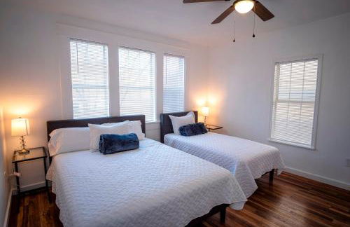 Downtown View Cozy 2br/1ba Home Sleeps 8 - Foto 14