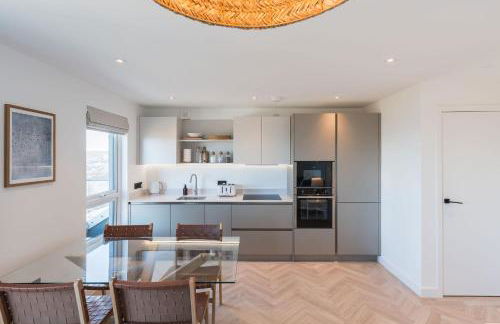 Gwel Y Mor Penthouse by Birch Stays New Home - Photo 3