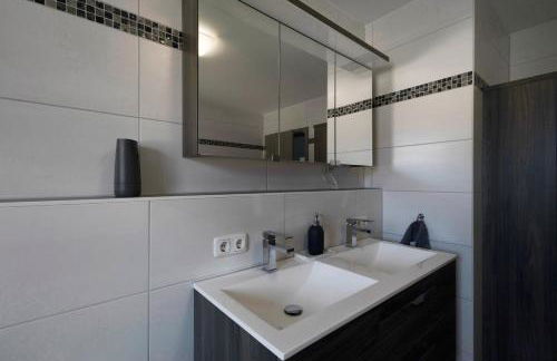 3-Bedroom Apartment with Garden Near US Army Gate 1 - Foto 15