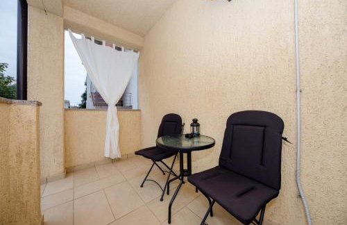 Apartments by the Beach with Pool and Lounge Beds - Miral Apartments - Foto 50