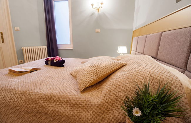 Filip Palace Luxurious Apartment - Photo 15