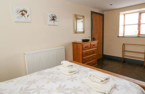 Llwyngwinau Isaf Barn - Foto 15