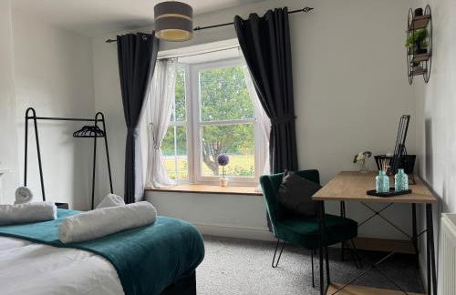 Stylish 3-Bedroom Home, Patio & High-Speed Wi-Fi - Foto 50