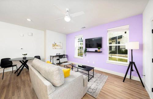 Exclusive 1BR Luxe Haven in Ideal Spot - Photo 1