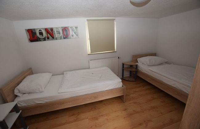 AB Apartment 27 - Photo 5