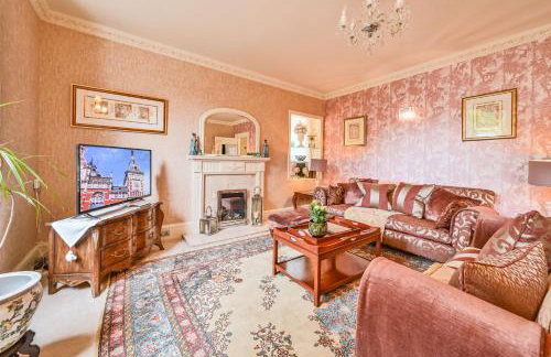 The Town House at Muntham- Luxury Holiday Home with Hot Tub - Photo 38