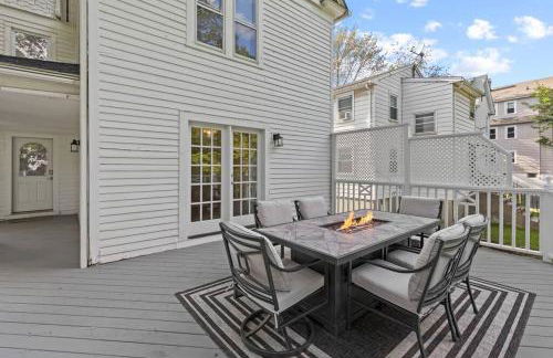 Prime West Hartford Center Location- Historic Gem - Foto 14