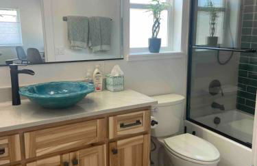 Newer Cozy Guest Cottage with Saltwater Spa! - Foto 18