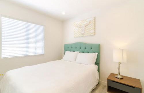 Sunny 1 Bedroom in the Heart of Venice Beach - #3 - Photo 17