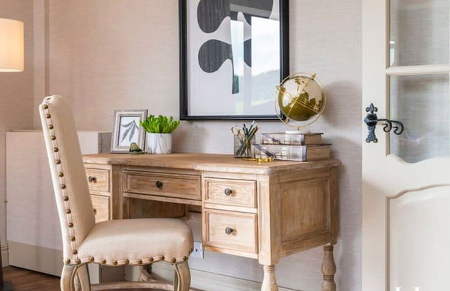 Luxurious 4 Bedroom Vineyard Villa Stanlake Park - Foto 26