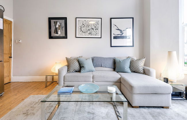 Contemporary Clapham Home Near Wandsworth Common - Photo 11