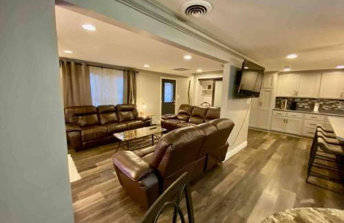 [4-BR/Sleeps 12] Family & Friends Home in Indiana - Foto 15