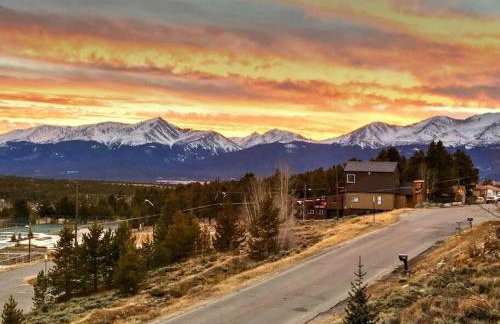 The Hilltop Haven 2bd Suite and Pet Friendly - Foto 1